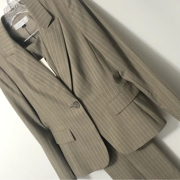 TAHARI Pantsuit NWT Arthur Levine 2PC Striped Jacket & Pant fully Lined Size 8 - Picture 4 of 13